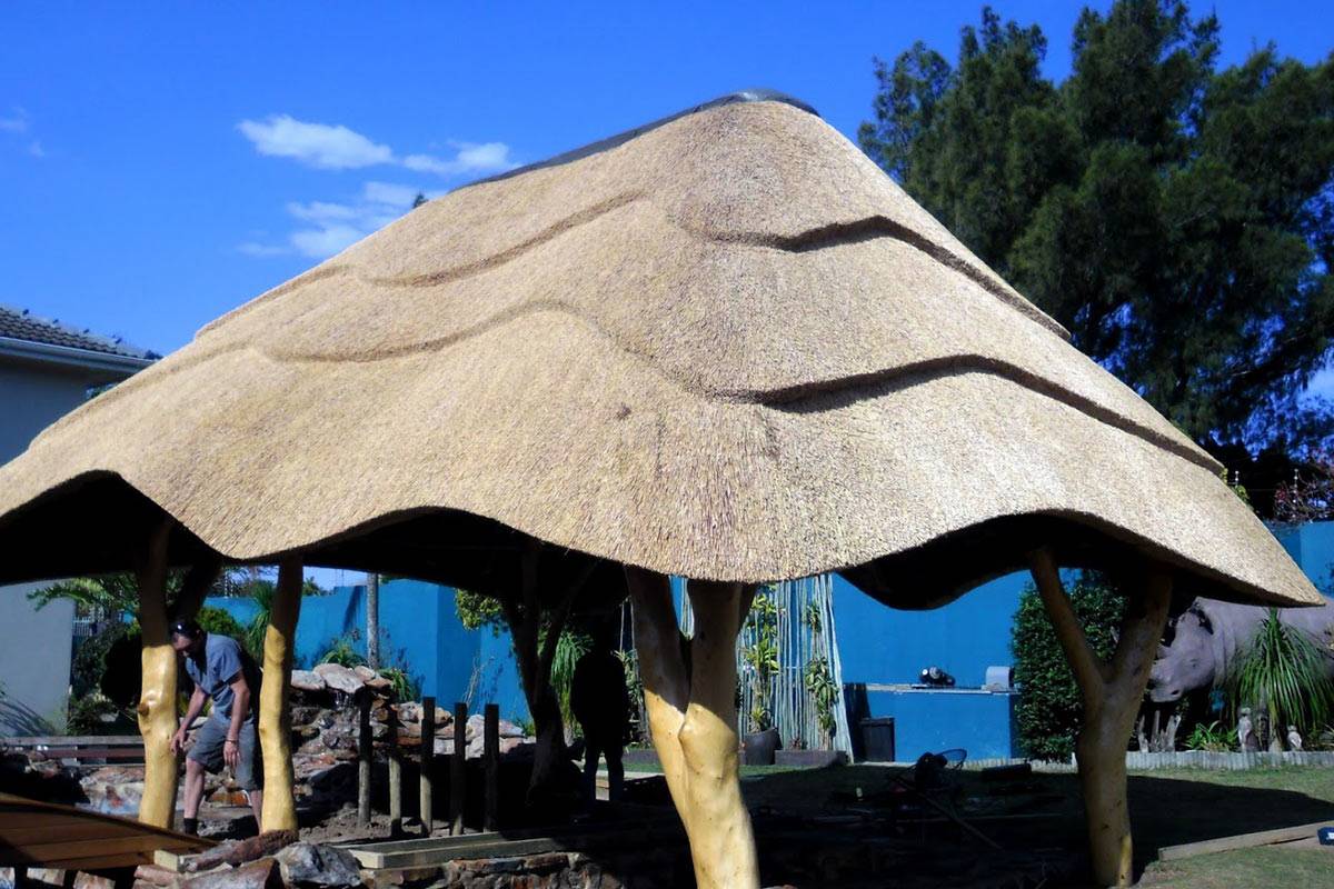 Doğal Estetiğin Simgesi: Kamış Çatı Uygulamaları