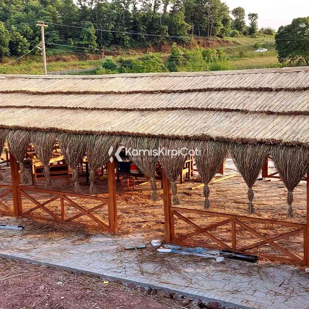 Katlı Saz Çatı ve Kirpi Kamış Çatı Arasındaki Farklar Nelerdir?